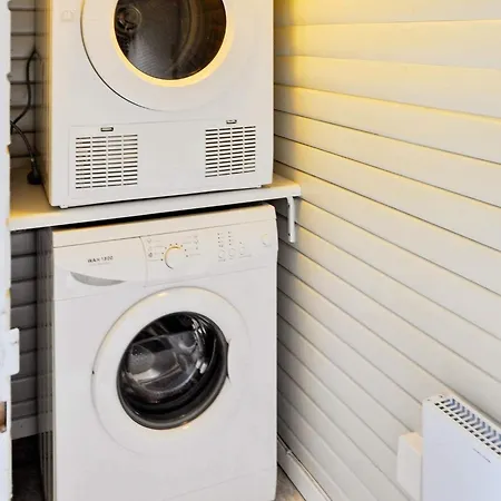 5 Person In Ans By-by Traum *