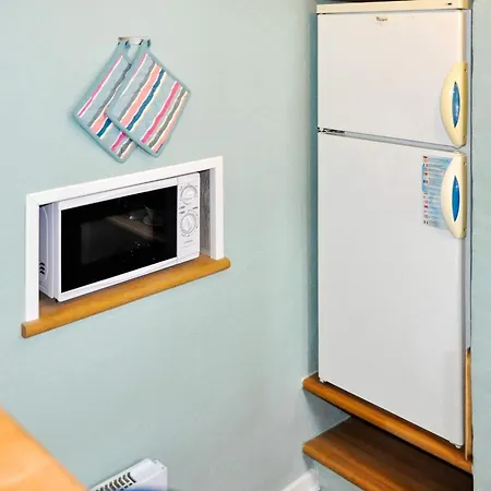 5 Person In Ans By-by Traum