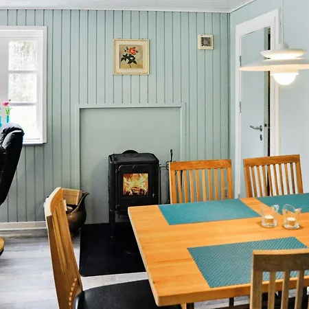 5 Person In Ans By-by Traum