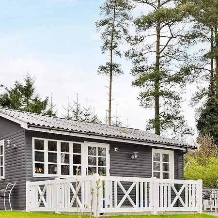 5 Person In Ans By-by Traum