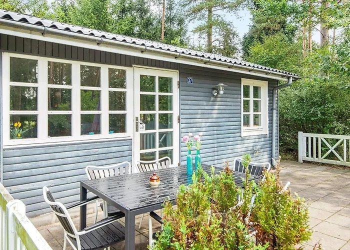 5 Person In Ans By-by Traum * Roe